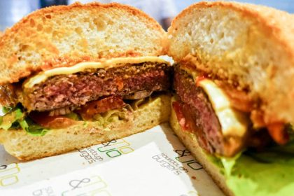 Mo + Jo Burgers 13 (feature)