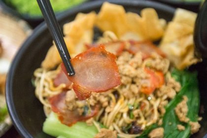 Qq Noodle House 9235