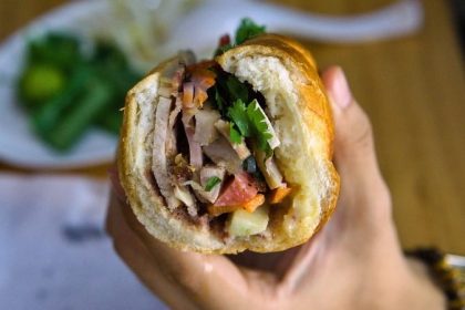 Co Hai Banh Mi 17